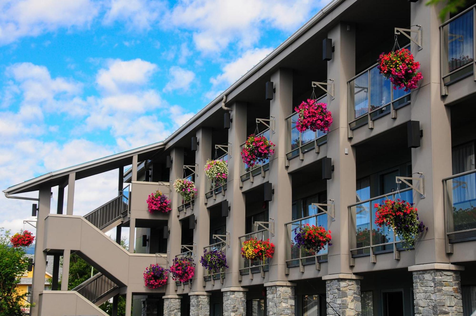 Accent Inns Kelowna Exterior photo